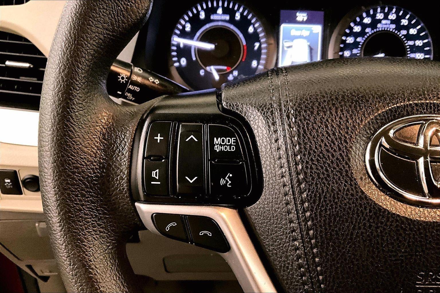 2020 Toyota Sienna LE