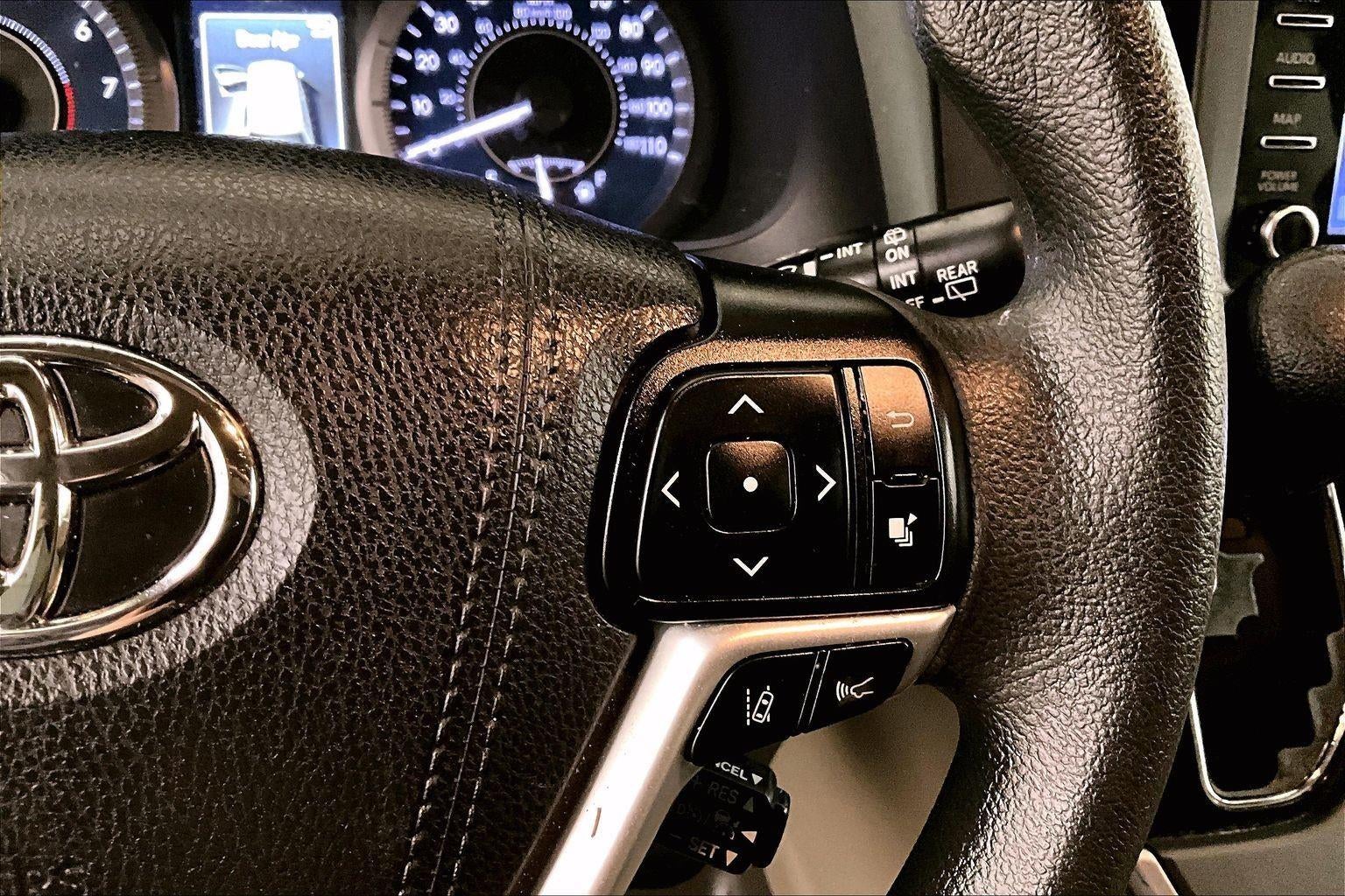 2020 Toyota Sienna LE