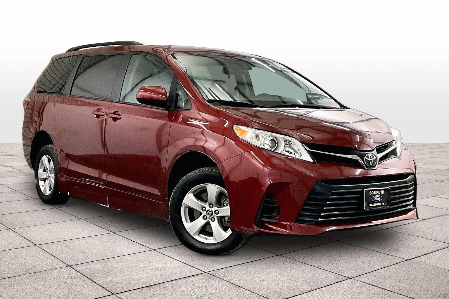 2020 Toyota Sienna LE