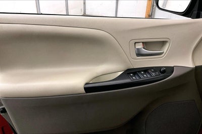 2020 Toyota Sienna LE