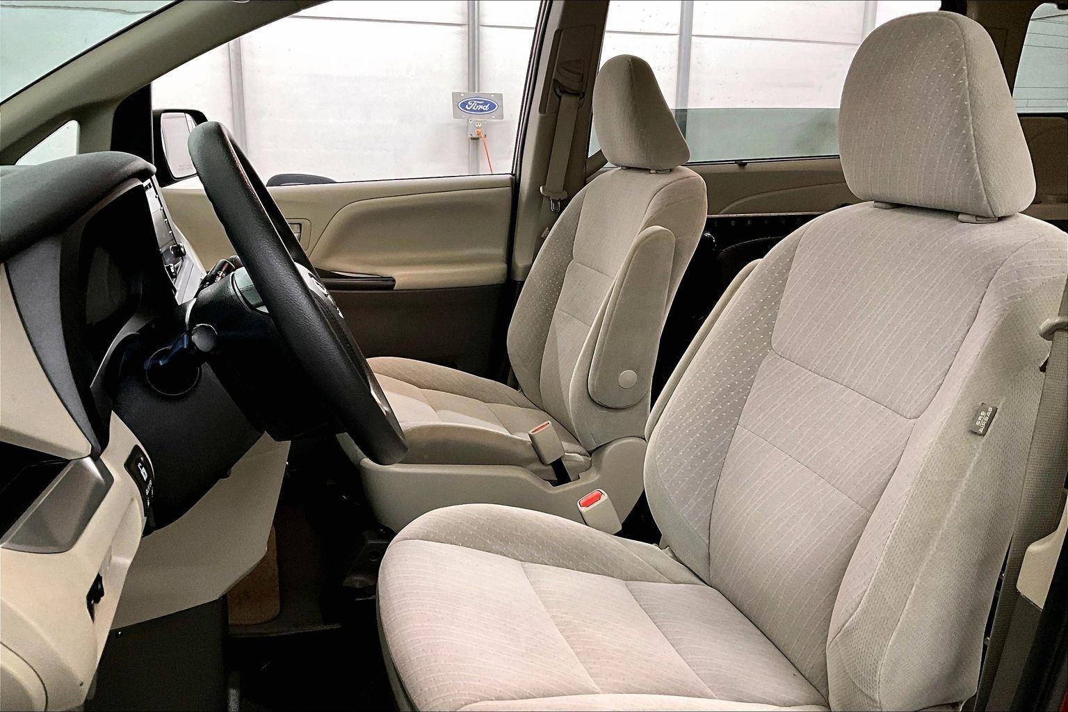 2020 Toyota Sienna LE