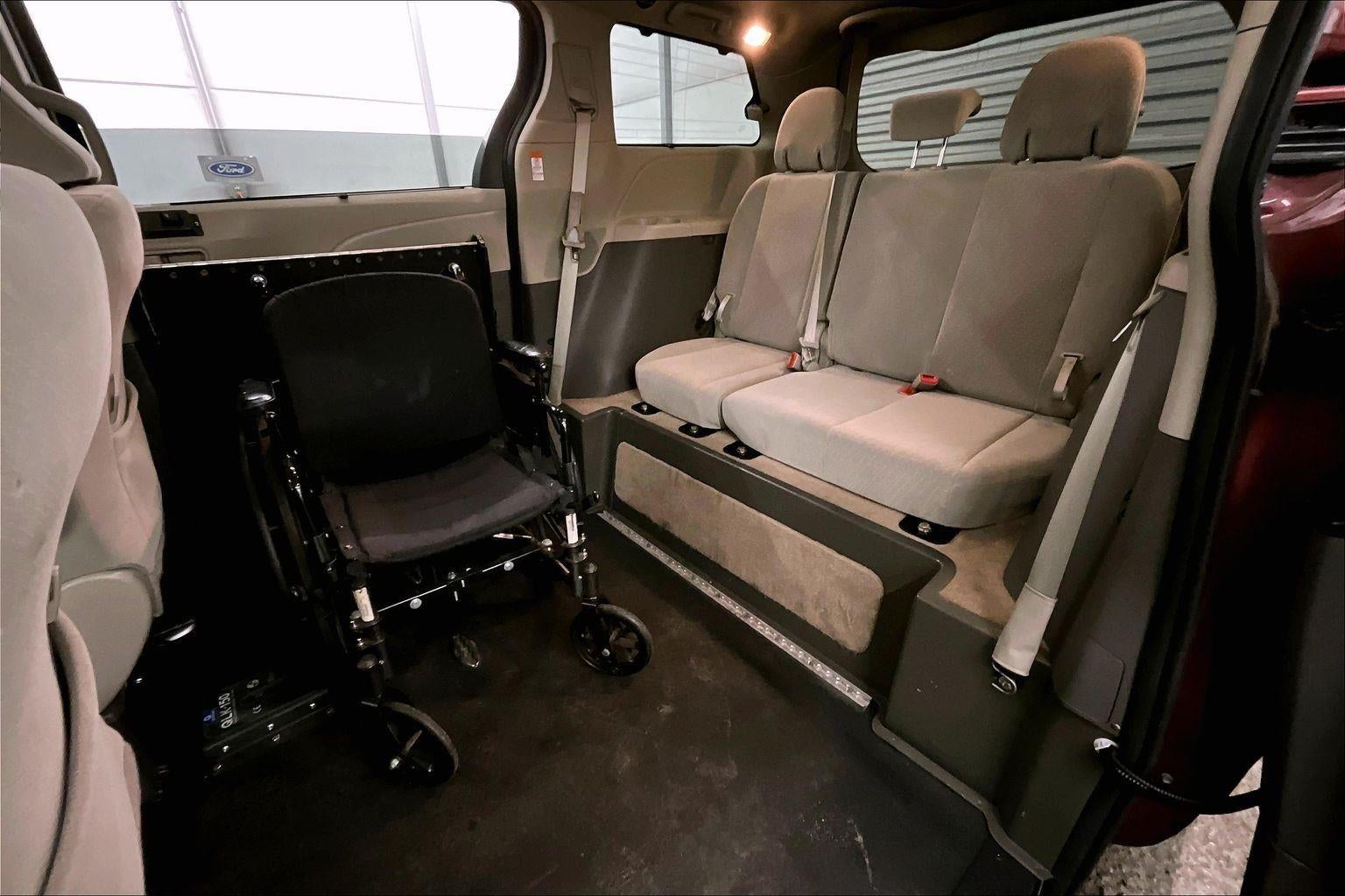 2020 Toyota Sienna LE