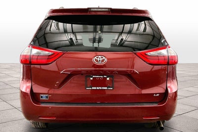 2020 Toyota Sienna LE