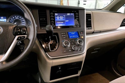 2020 Toyota Sienna LE