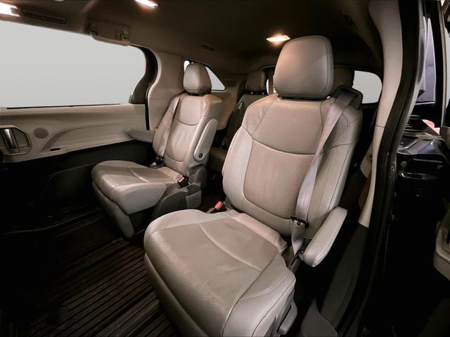 2021 Toyota Sienna Limited 7 Passenger