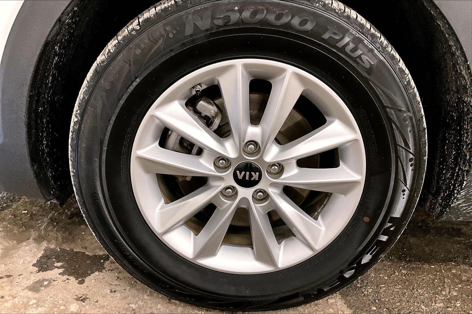 2020 Kia Sorento LX V6