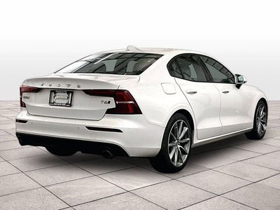 2020 Volvo S60 T6 Momentum