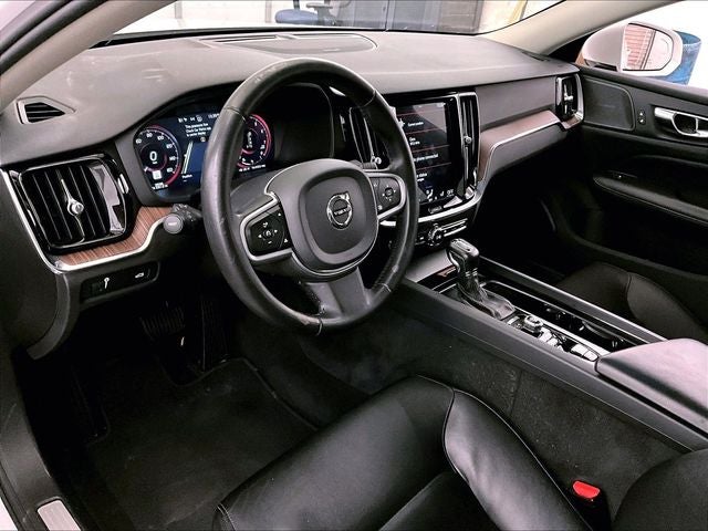 2020 Volvo S60 T6 Momentum