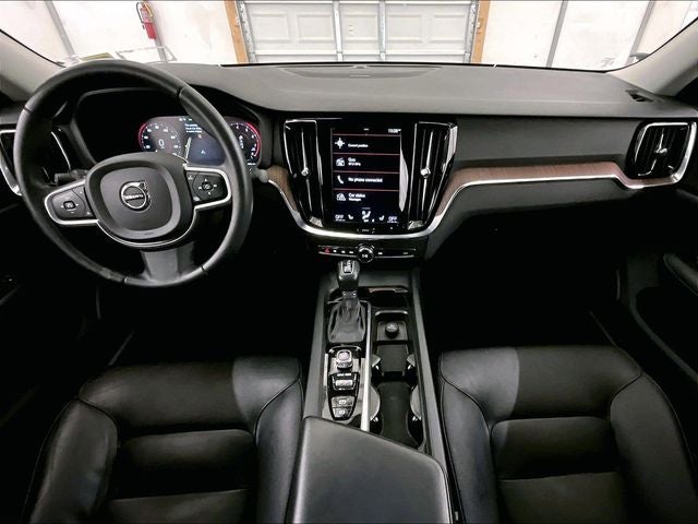 2020 Volvo S60 T6 Momentum