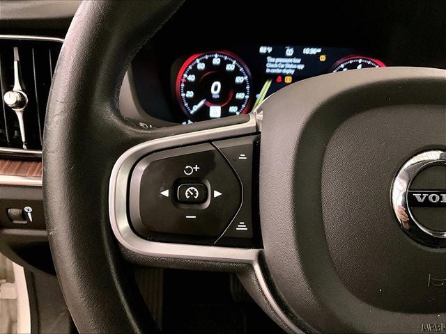 2020 Volvo S60 T6 Momentum