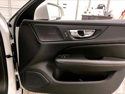 2020 Volvo S60 T6 Momentum