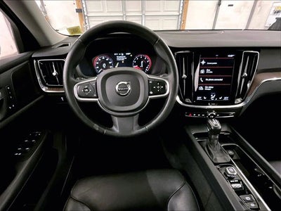 2020 Volvo S60 T6 Momentum
