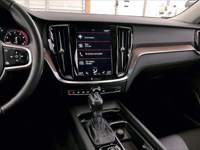 2020 Volvo S60 T6 Momentum