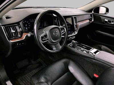 2021 Volvo S60 Recharge Plug-In Hybrid T8 R-Design Expression