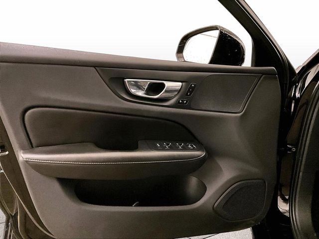2021 Volvo S60 Recharge Plug-In Hybrid T8 R-Design Expression