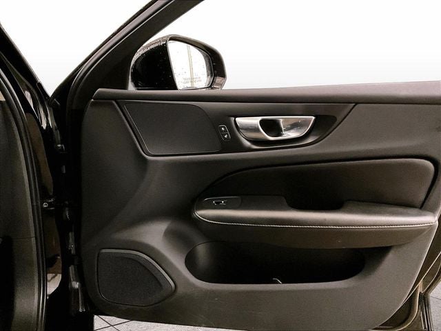 2021 Volvo S60 Recharge Plug-In Hybrid T8 R-Design Expression