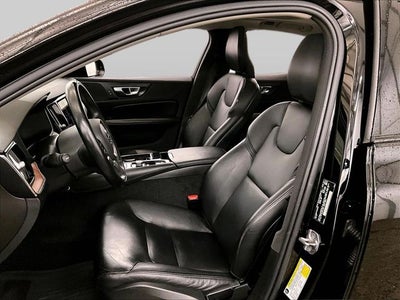 2021 Volvo S60 Recharge Plug-In Hybrid T8 R-Design Expression