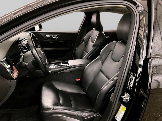 2021 Volvo S60 Recharge Plug-In Hybrid T8 R-Design Expression