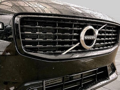 2021 Volvo S60 Recharge Plug-In Hybrid T8 R-Design Expression