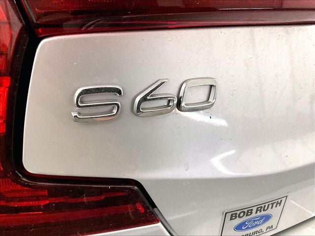 2022 Volvo S60 Momentum