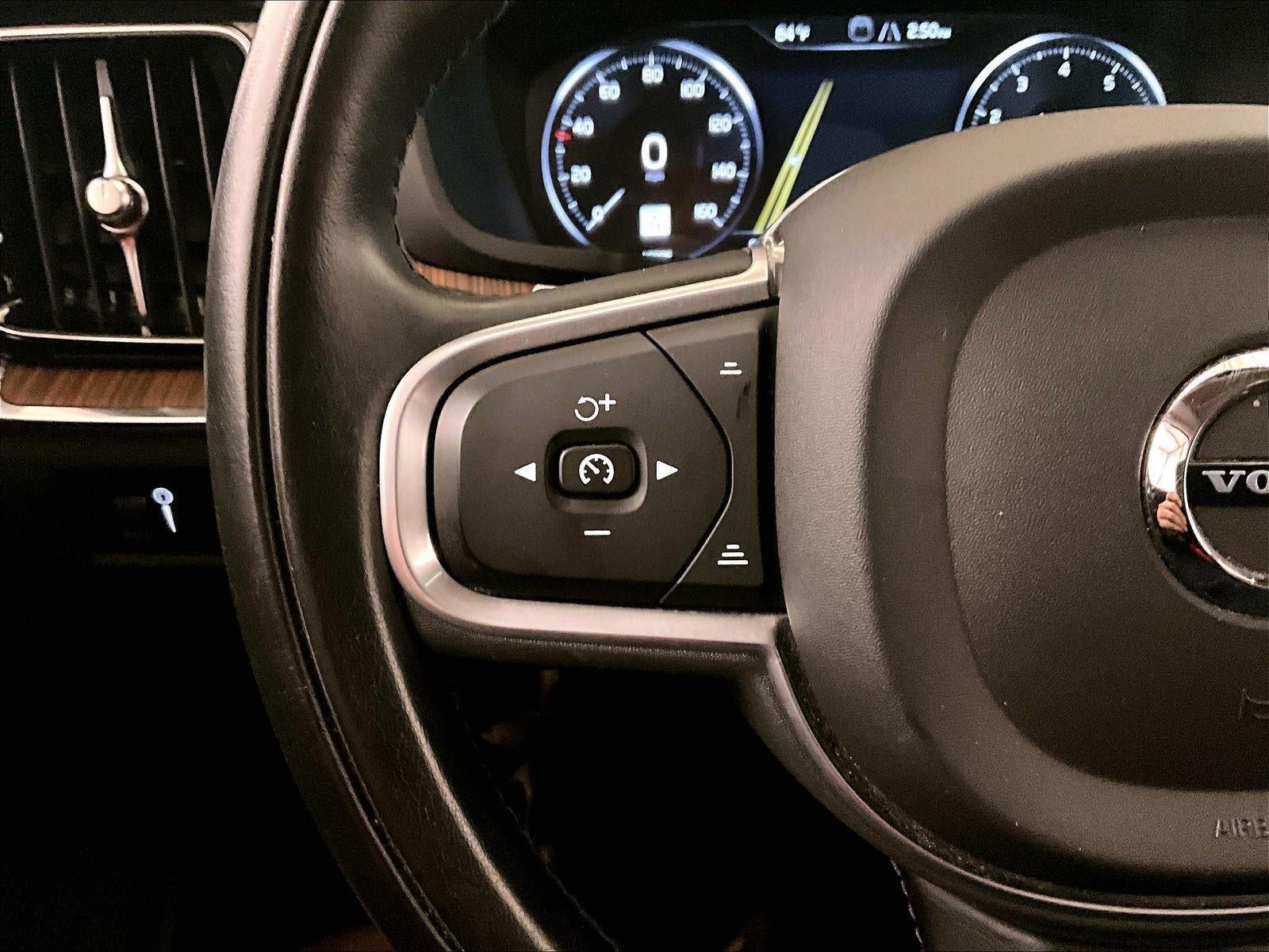 2022 Volvo S60 Momentum