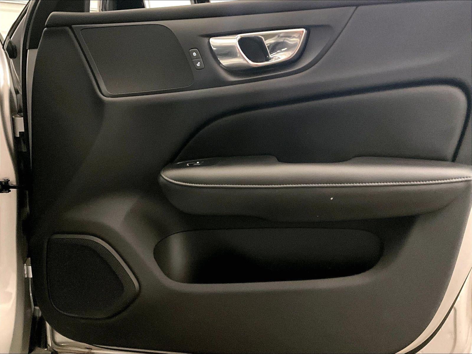 2022 Volvo S60 Momentum