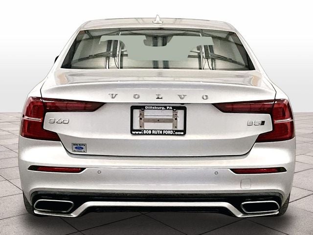 2022 Volvo S60 Momentum