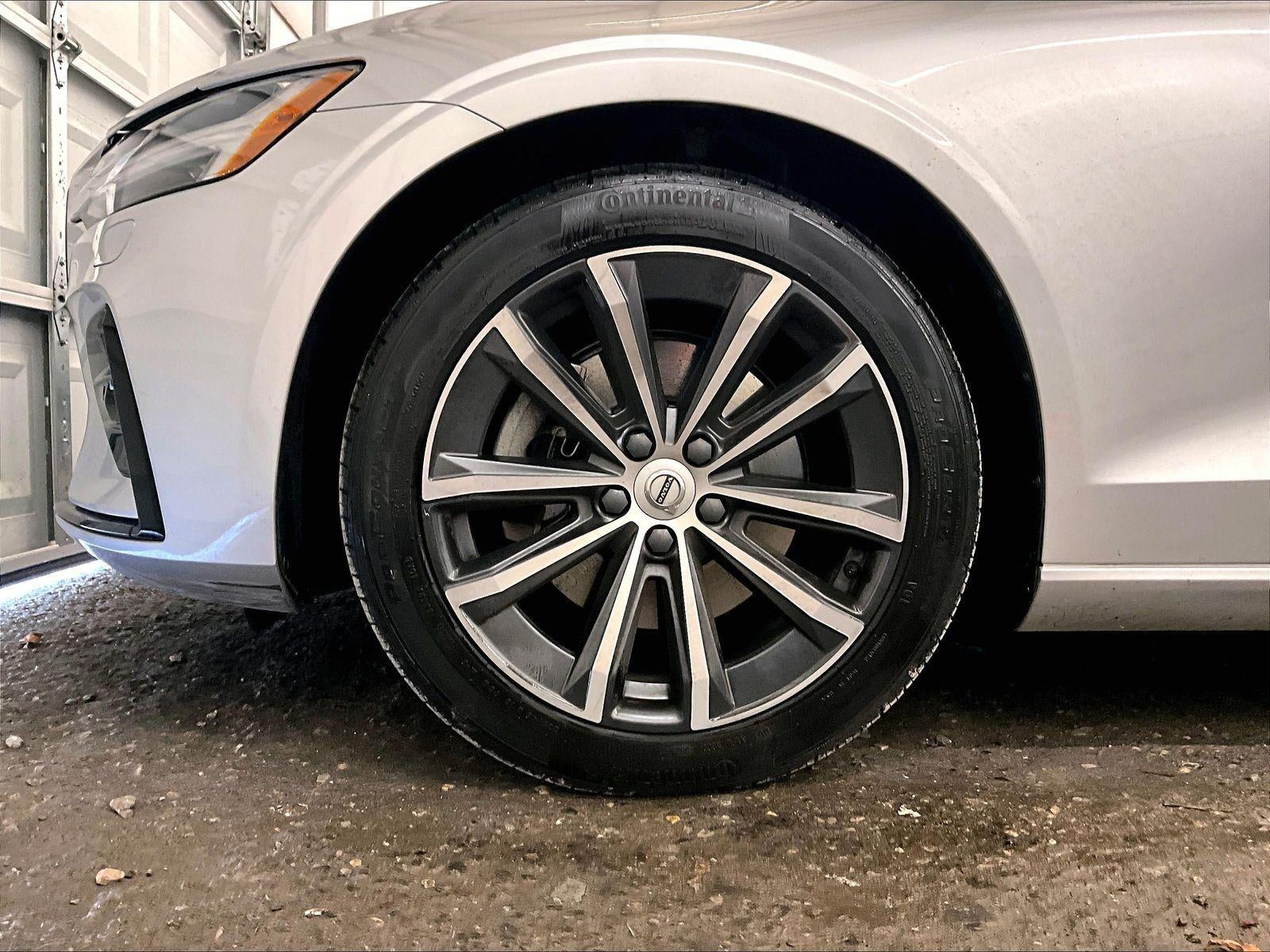 2022 Volvo S60 Momentum