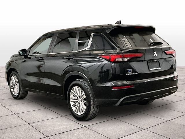 2022 Mitsubishi Outlander ES