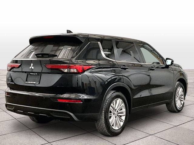 2022 Mitsubishi Outlander ES