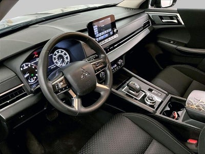 2022 Mitsubishi Outlander ES