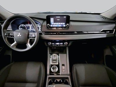 2022 Mitsubishi Outlander ES