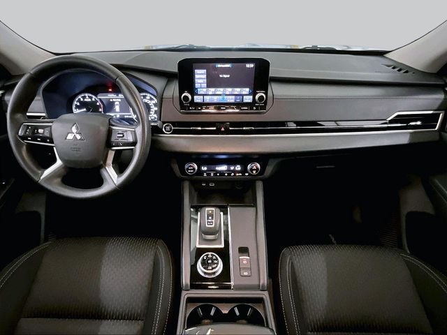 2022 Mitsubishi Outlander ES