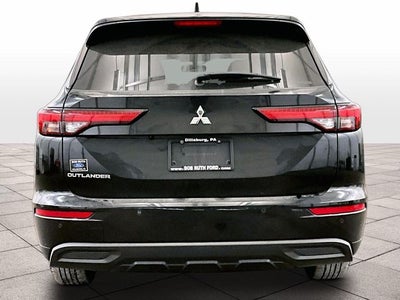 2022 Mitsubishi Outlander ES