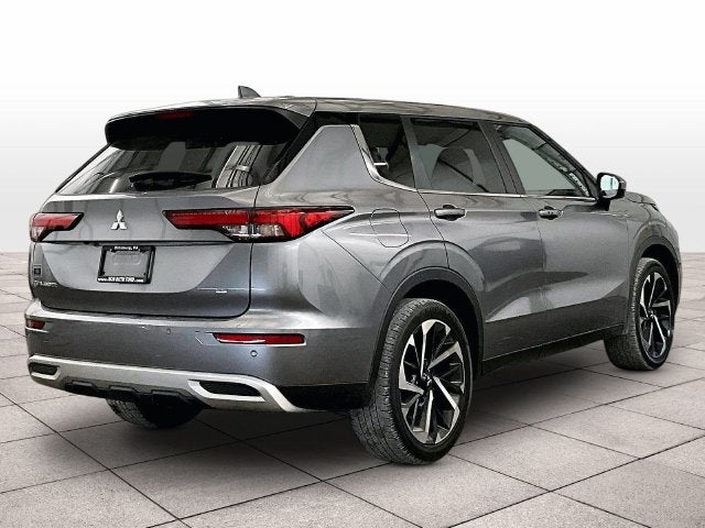 2023 Mitsubishi Outlander SE