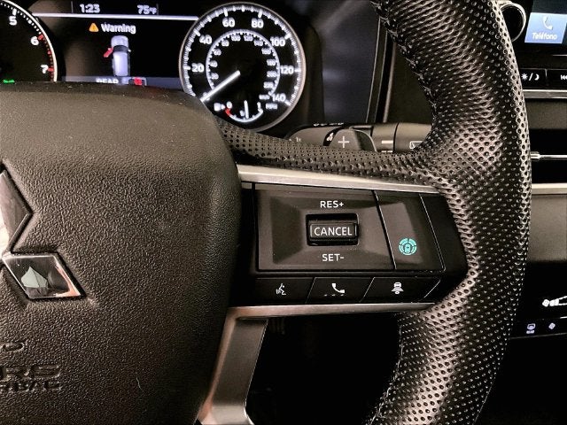2023 Mitsubishi Outlander SE