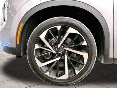 2023 Mitsubishi Outlander SE
