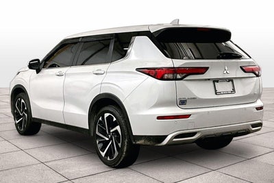 2023 Mitsubishi Outlander SE