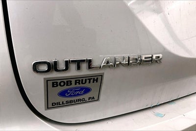 2023 Mitsubishi Outlander SE