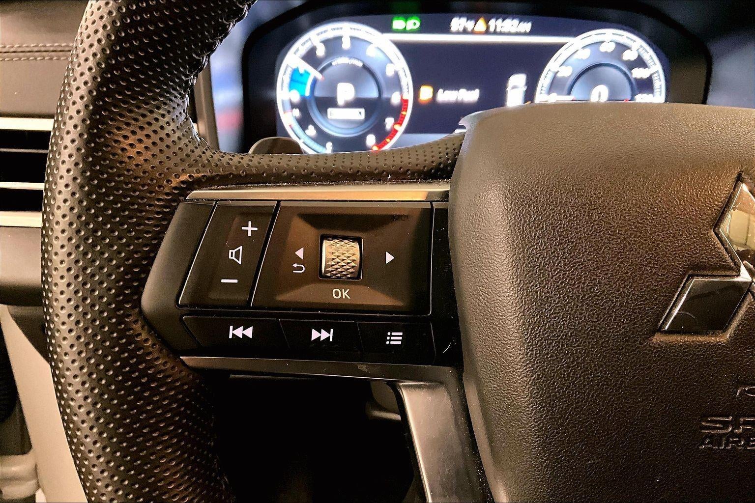 2023 Mitsubishi Outlander SE