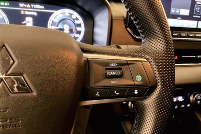 2023 Mitsubishi Outlander SE