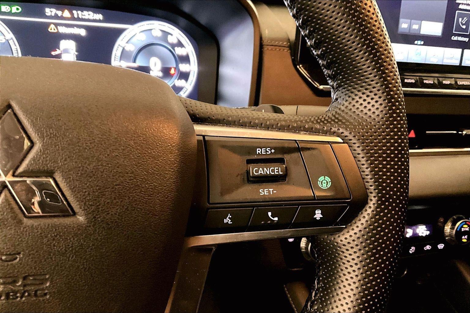 2023 Mitsubishi Outlander SE