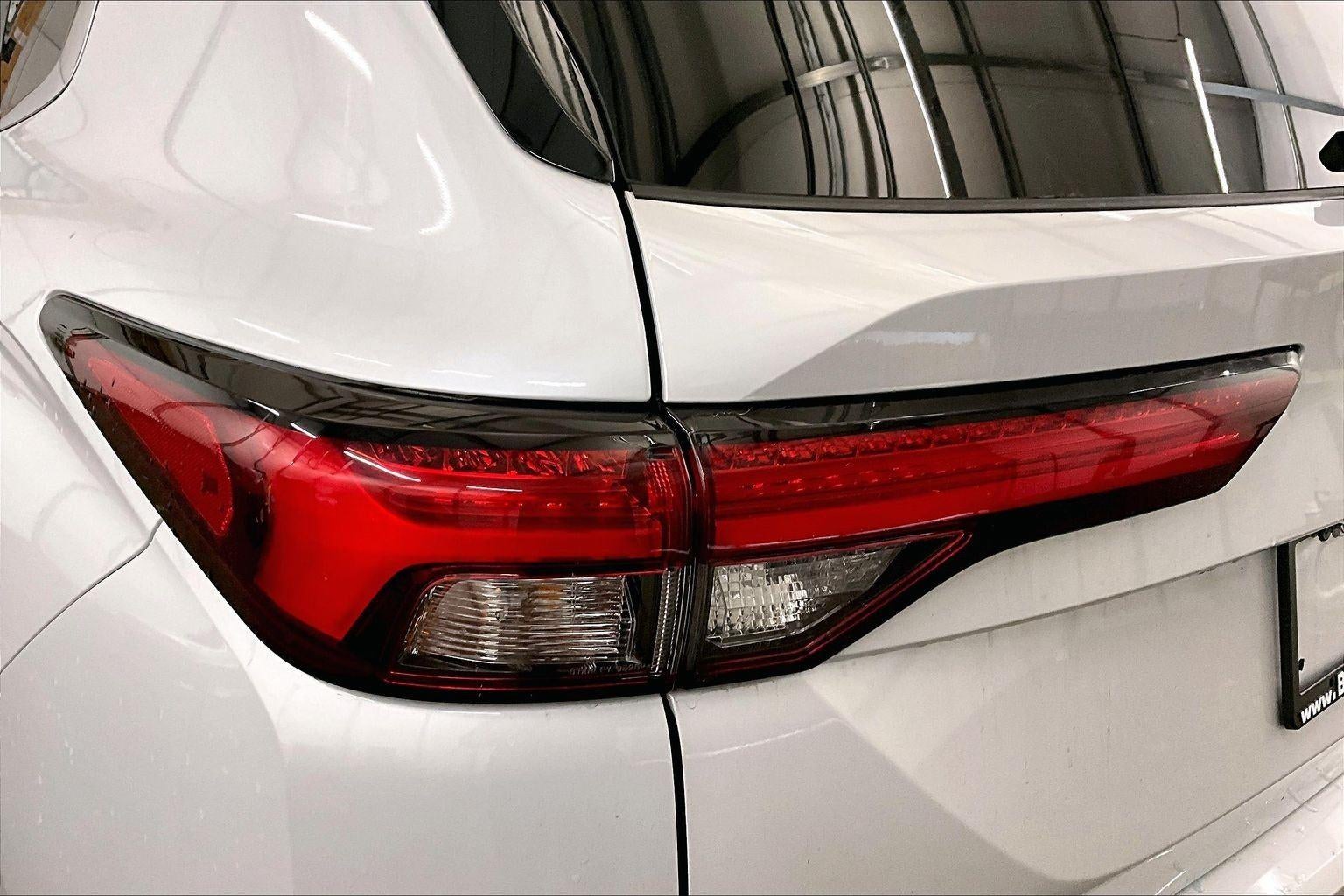 2023 Mitsubishi Outlander SE