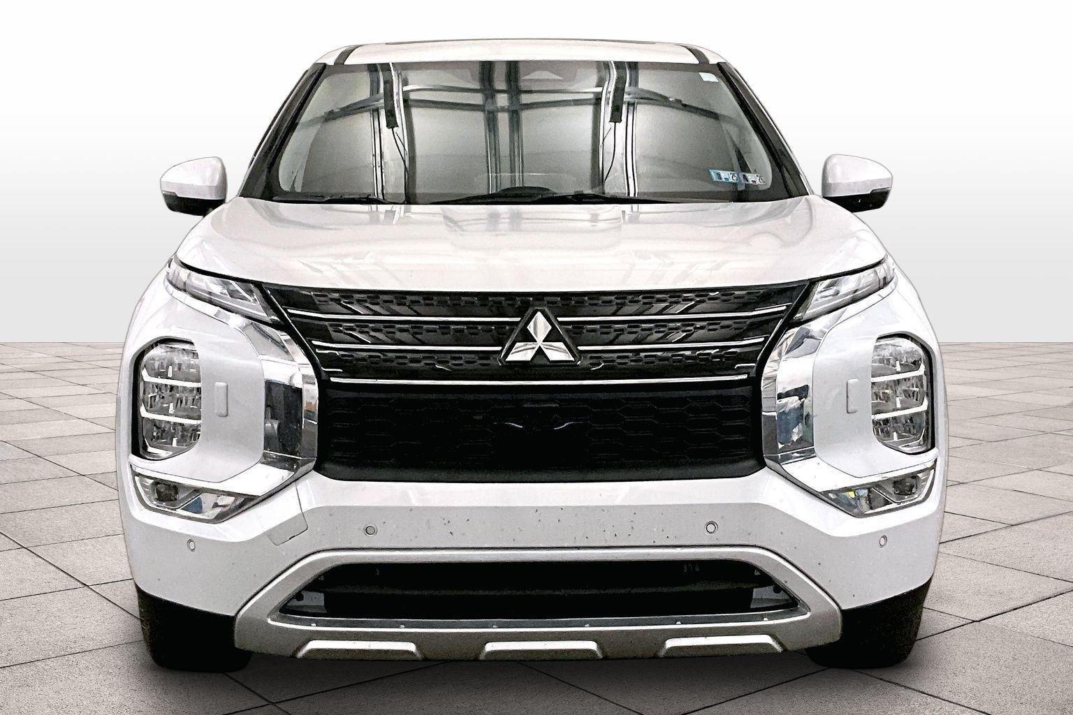 2023 Mitsubishi Outlander SE