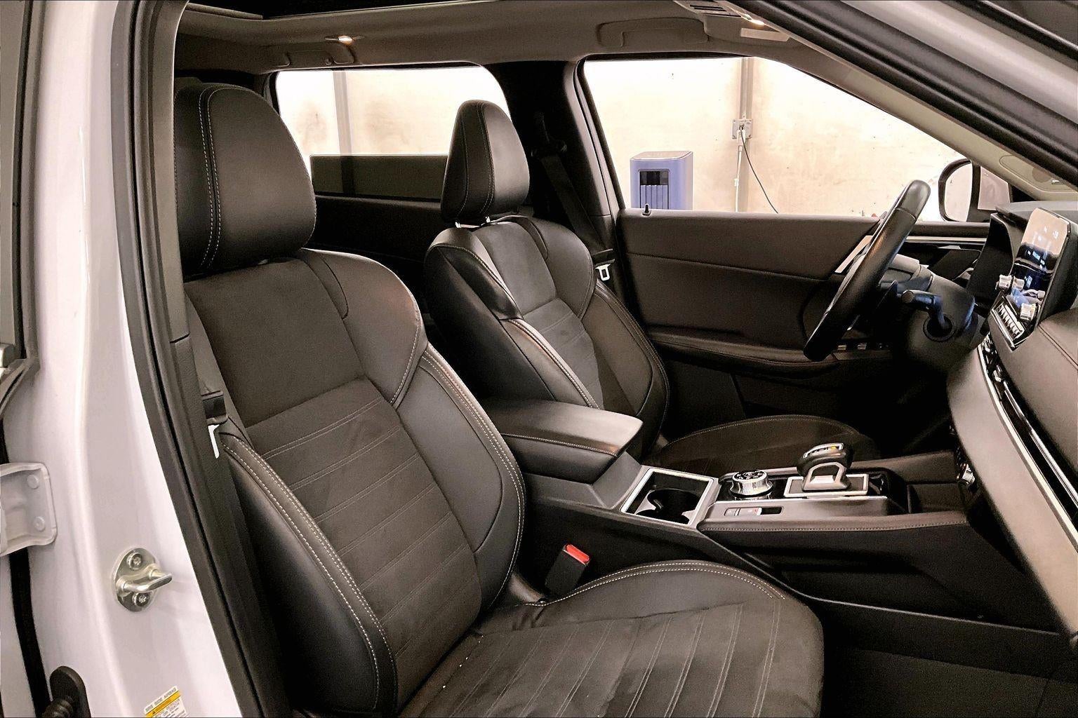 2023 Mitsubishi Outlander SE