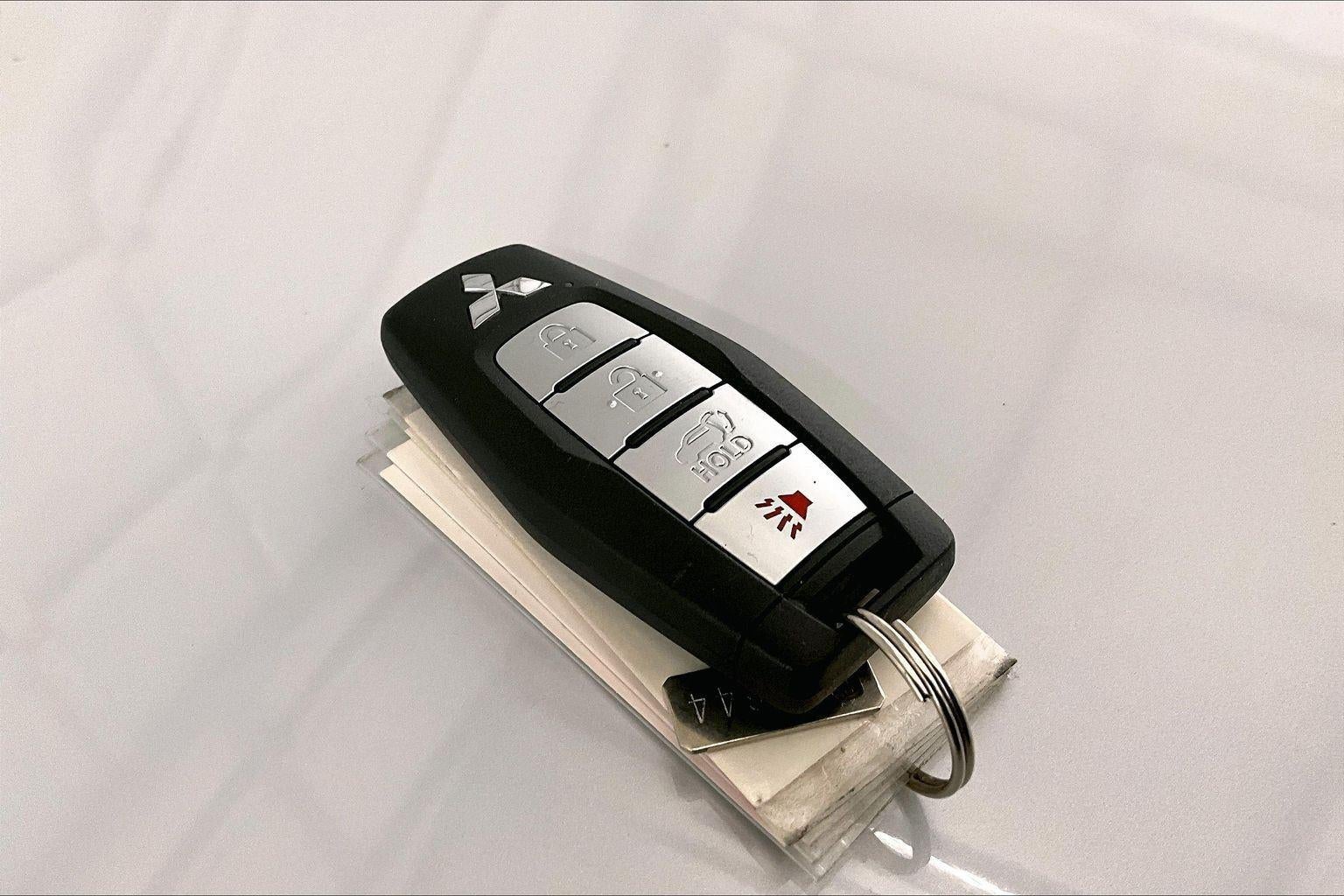 2023 Mitsubishi Outlander SE