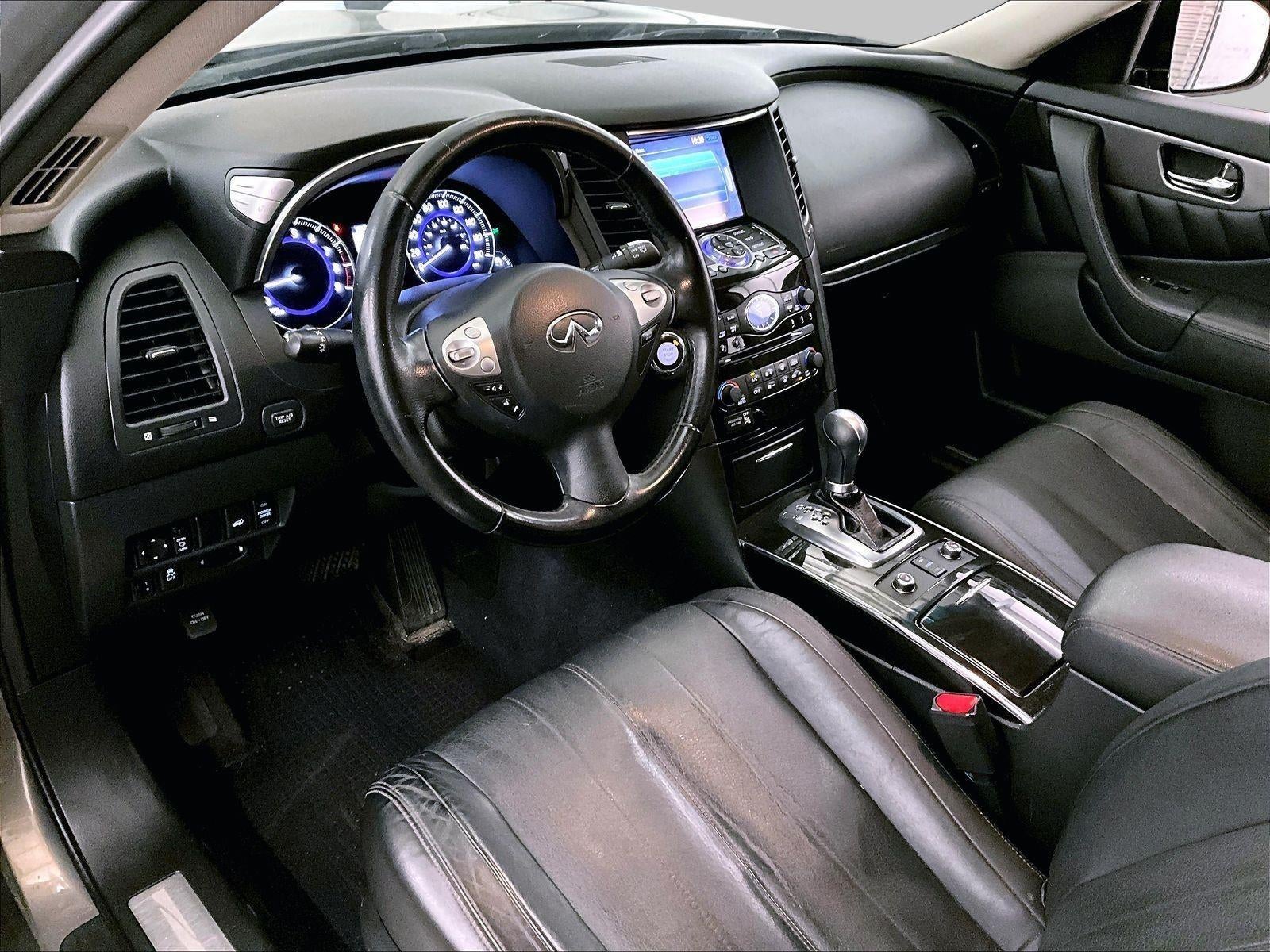 2016 INFINITI QX70 Base
