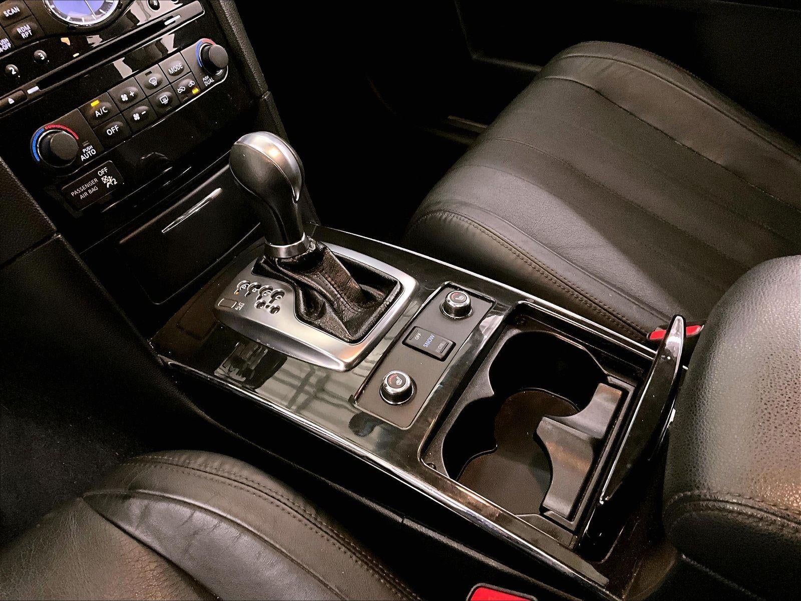 2016 INFINITI QX70 Base