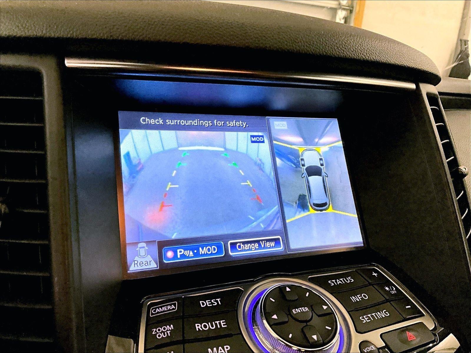 2016 INFINITI QX70 Base