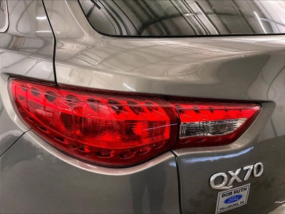 2016 INFINITI QX70 Base